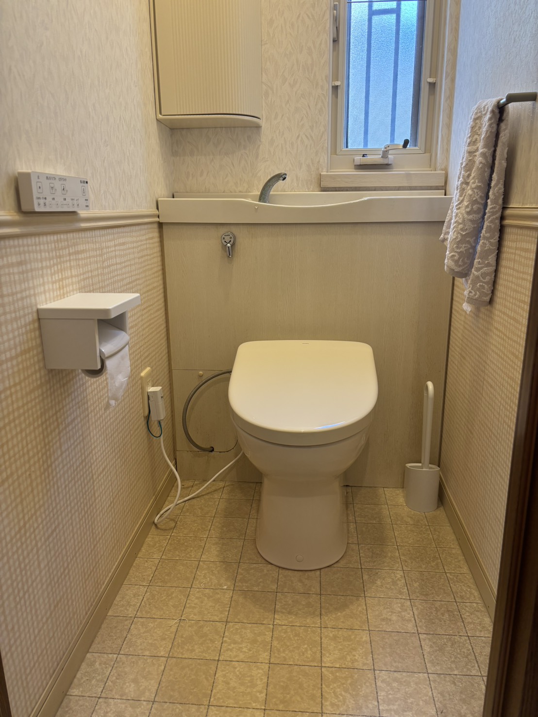 Ｏ様邸　ウォシュレット・紙巻器取替え