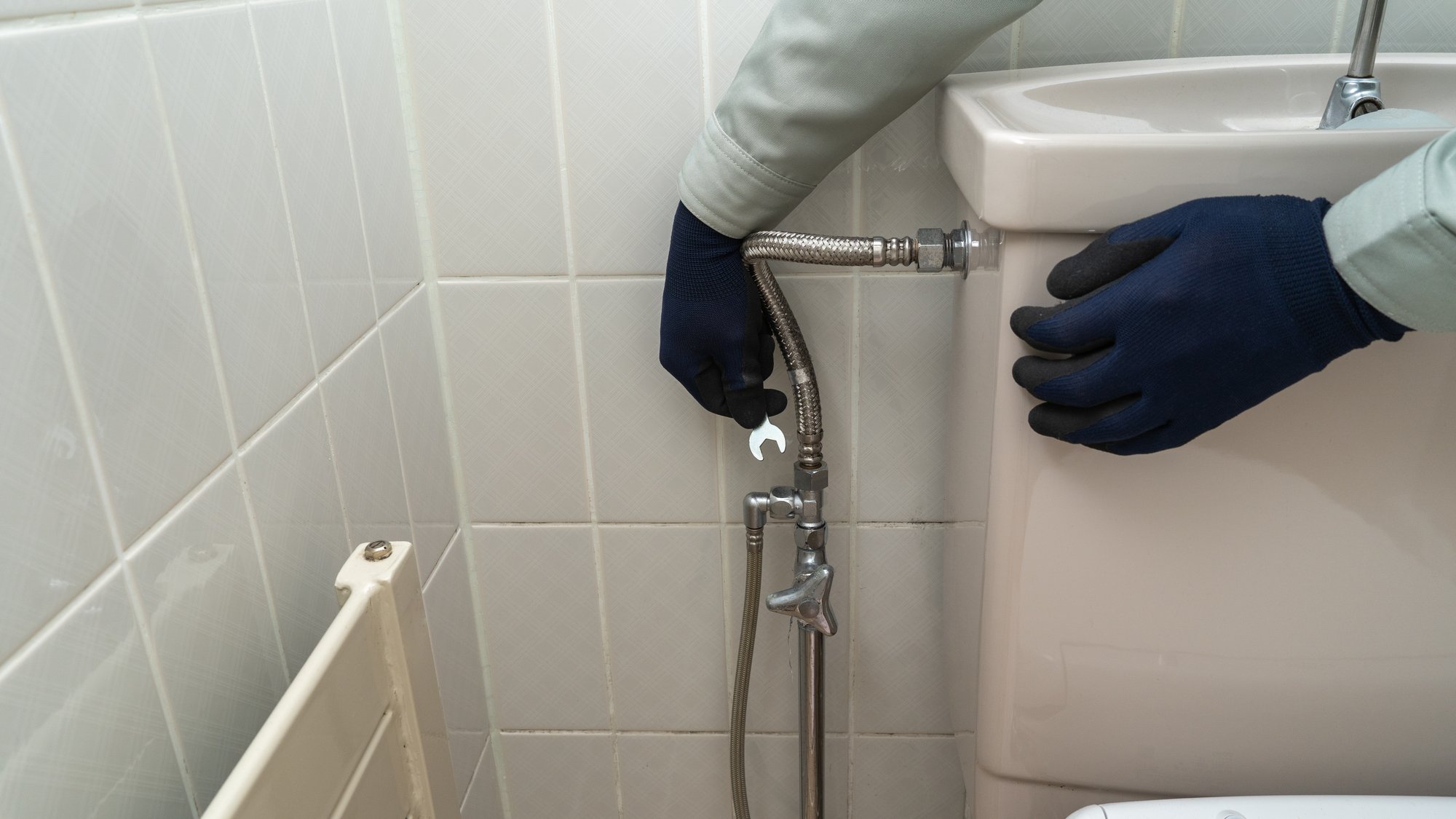トイレ給水管のイメージ