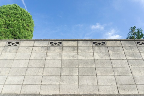 そのブロック塀、危険かも？倒壊を避けるための対処法