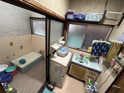 ご高齢のお父様との暮らしを快適に。水回りを中心にリフォーム！