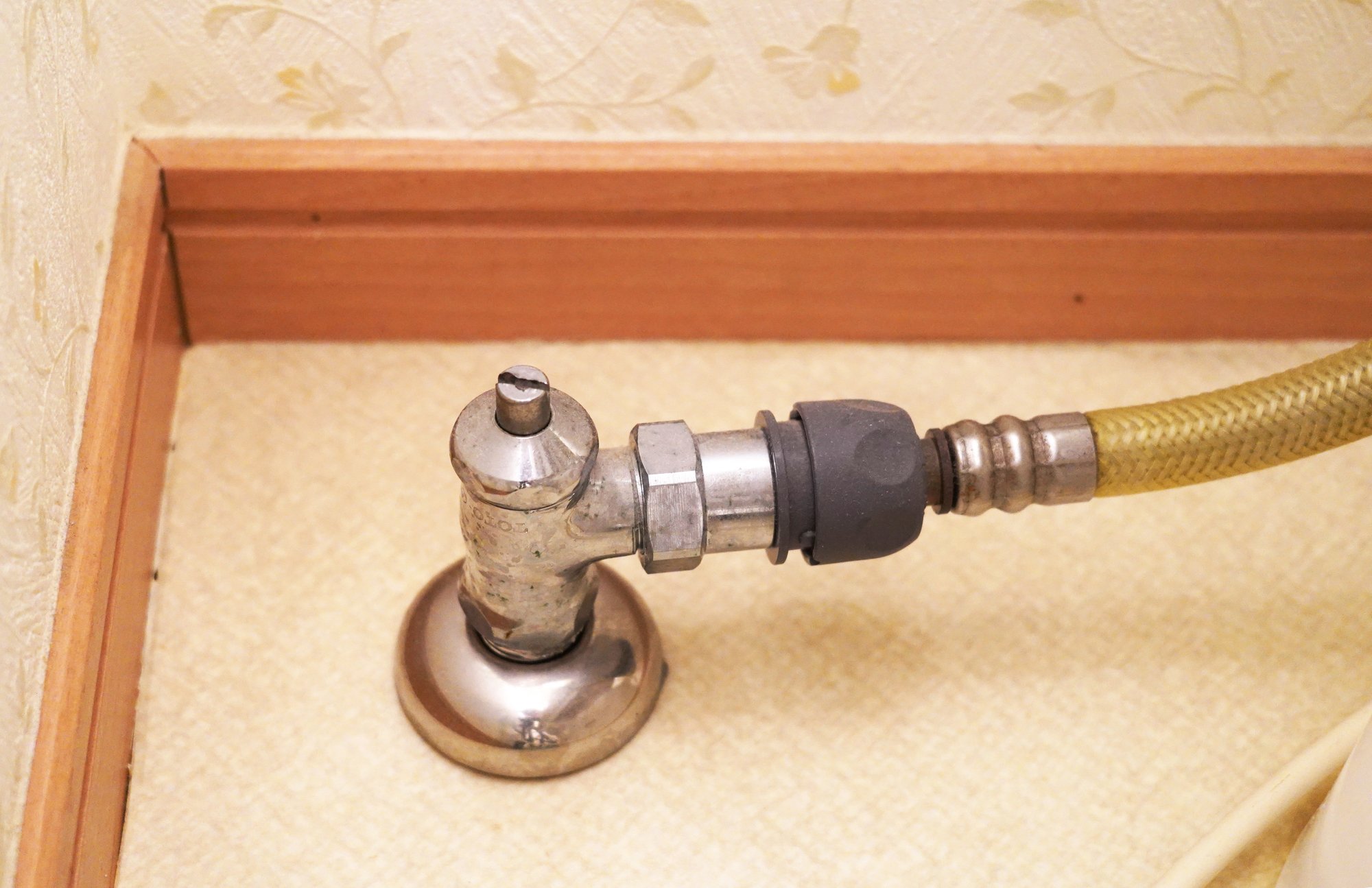 ＜北九州エリア＞費用相場も！トイレ配管の水漏れ原因3選とすぐできる応急処置