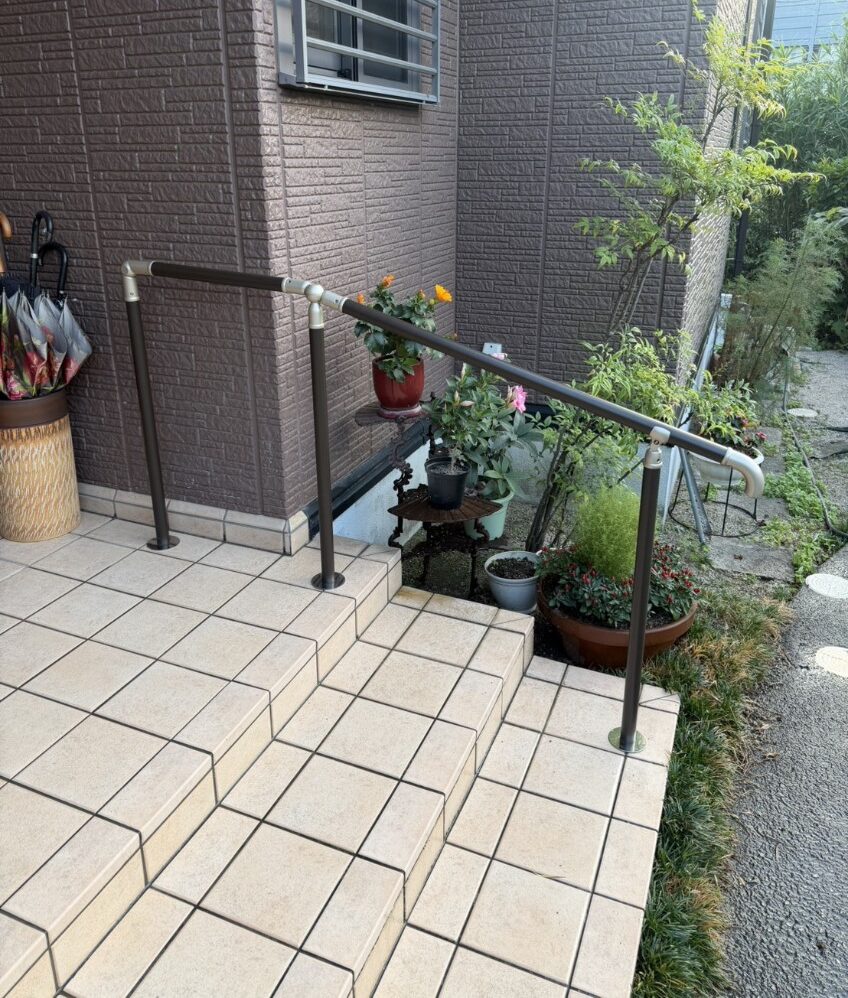 屋外階段に手すりを設置｜ご実家の階段を安全・安心にリフォーム